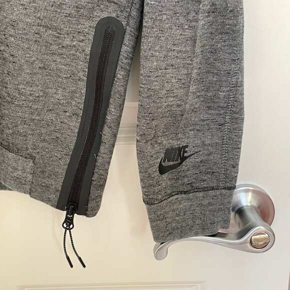 Nike Men’s Charcoal Gray Tech Fleece Funnel Neck Pullover Sweatshirt Sz. M - Picture 6 of 11